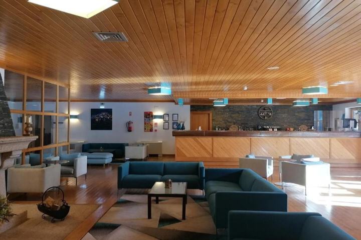 Lounge 47 of 63