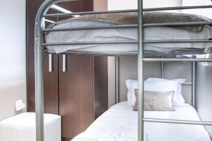 Room 9 of 23