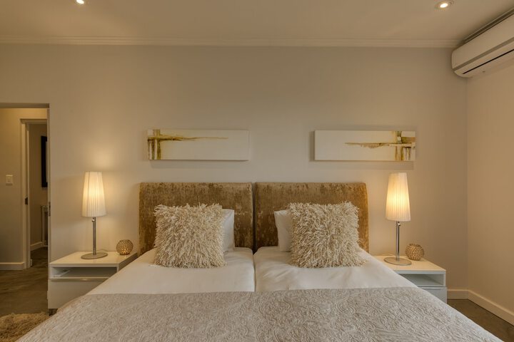 Room 42 of 146