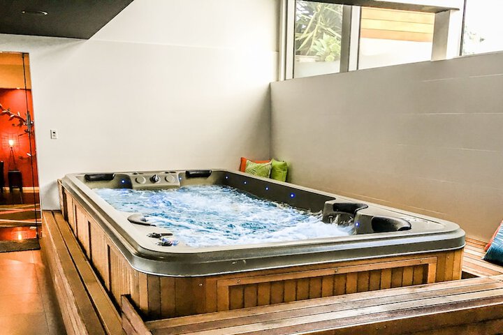 Hotel with Pool
