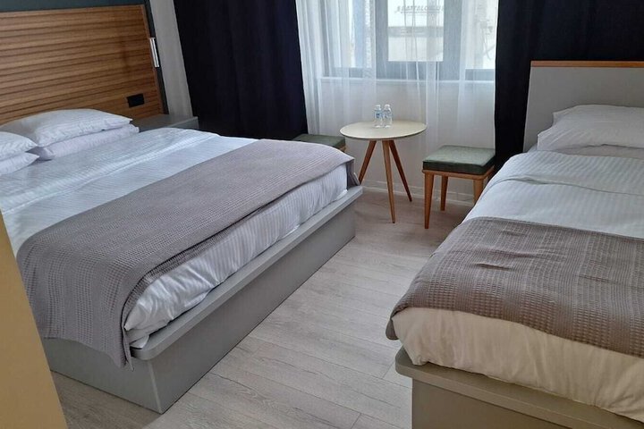 Room 4 of 11