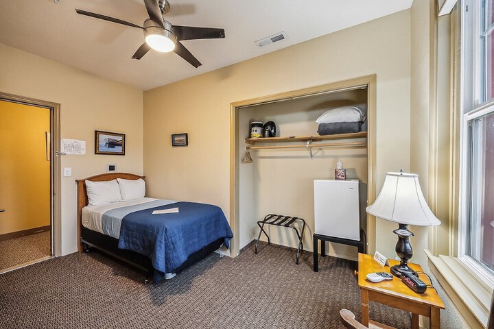 Room 49 of 118