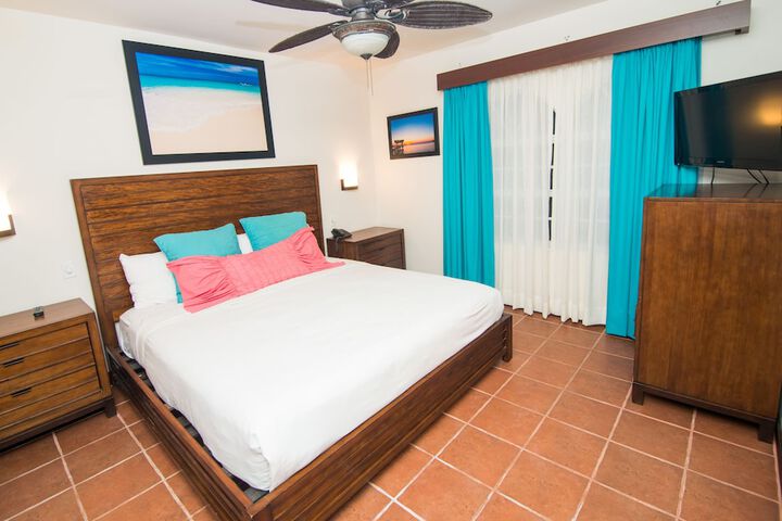 Room 4 of 172