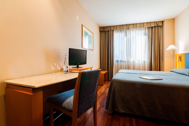 Room 4 of 28