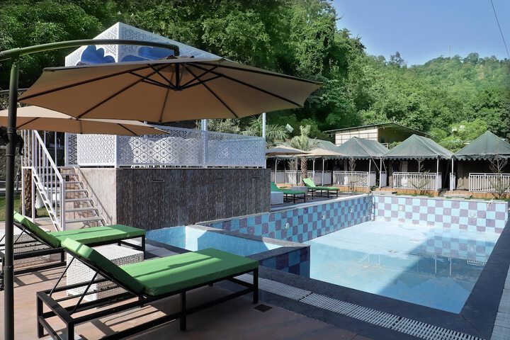 Pool 16 of 37