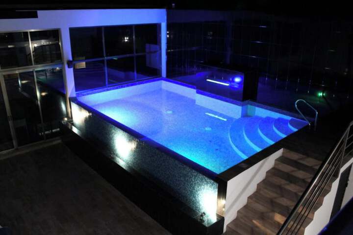 Pool 103 of 117