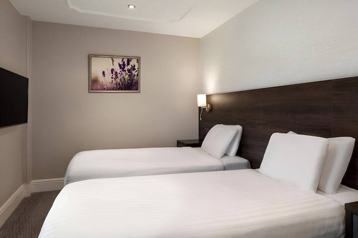Room 90 of 105