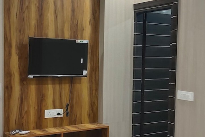Room 8 of 29