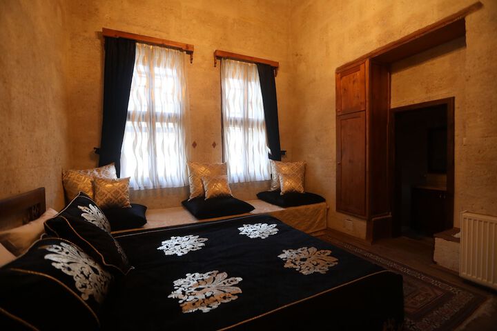Room 5 of 19