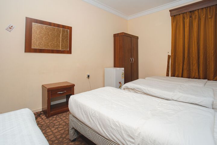Room 13 of 21