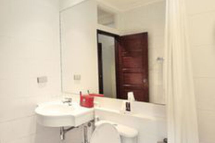 Room 2 of 21