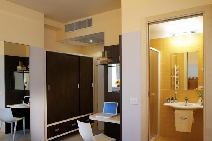 Room 21 of 58