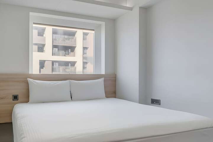 Room 9 of 121