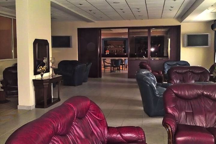 Guest Lobby