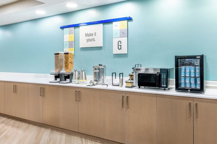 Breakfast/Coffee Service 33 of 45