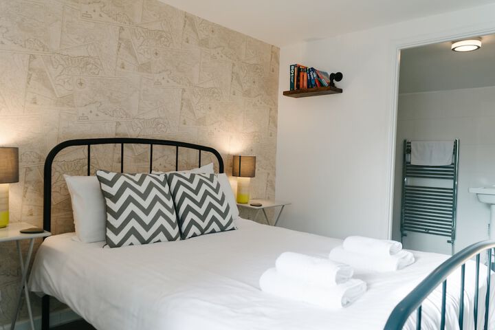 Room 10 of 47