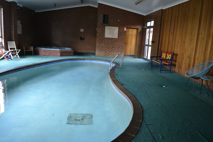 Pool 33 of 47