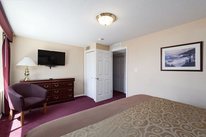 Room 18 of 106