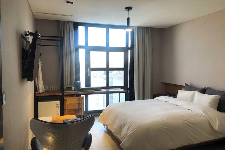 Room 19 of 47