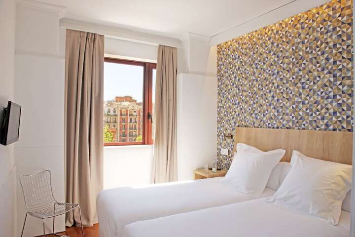Room 3 of 52