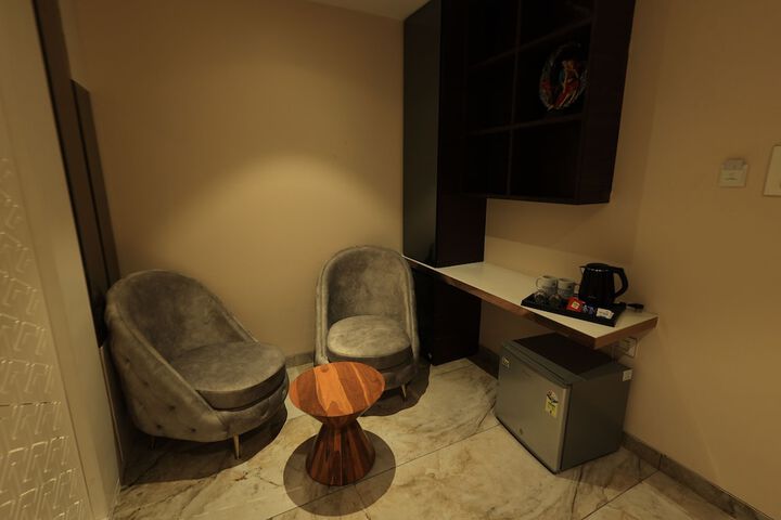 Room 62 of 75