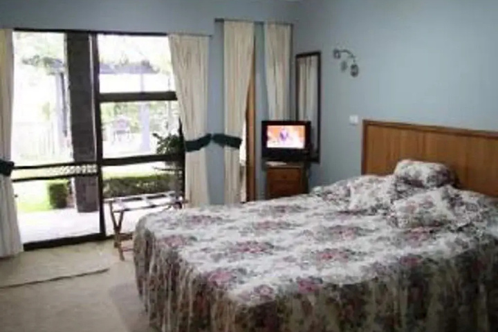 Room 3 of 11