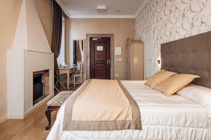 Room 33 of 124