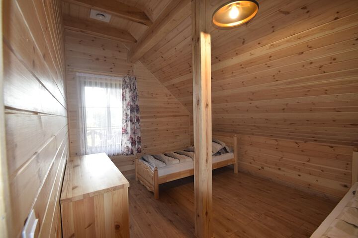 Room 3 of 40