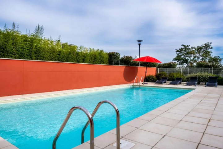 Pool Hotel