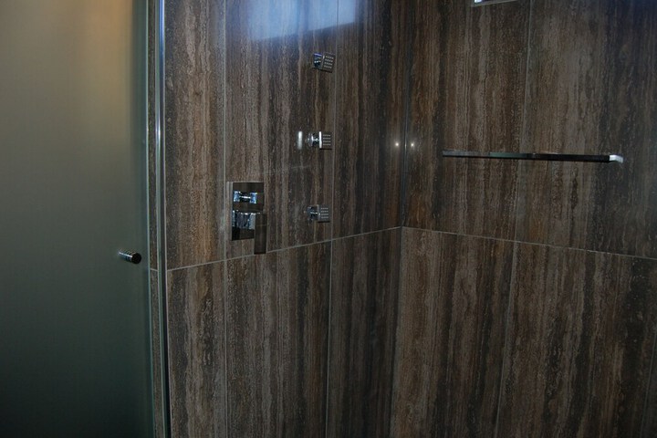 Room 5 of 61
