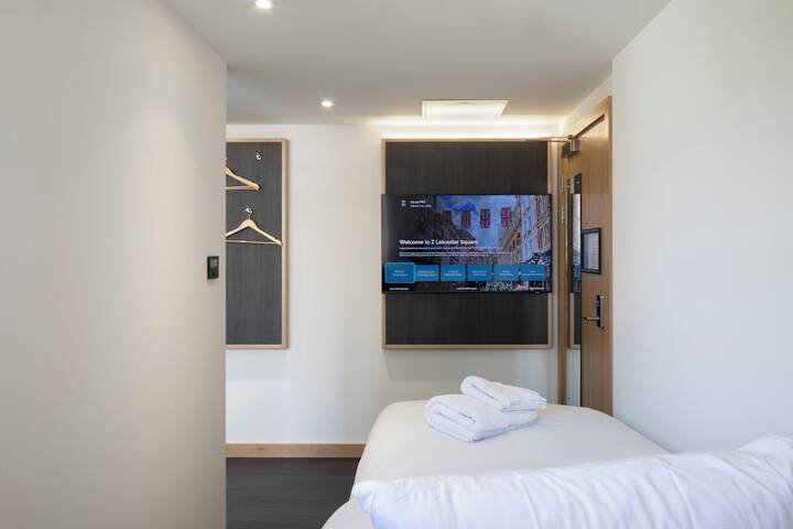 Room 14 of 43