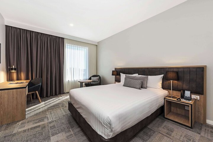Room 3 of 64