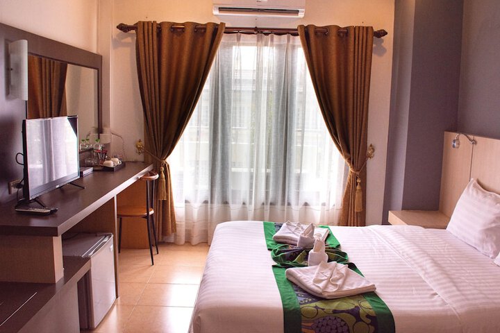 Room 6 of 37
