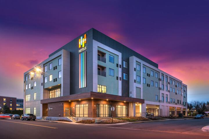 Hotel 75 of 79