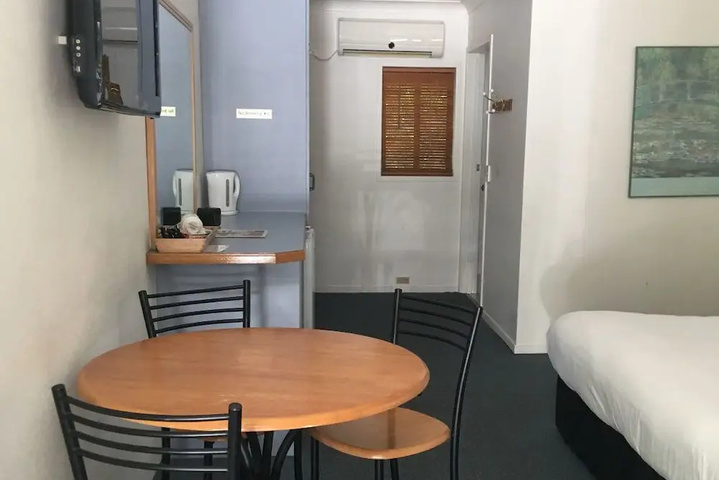 Room 2 of 9