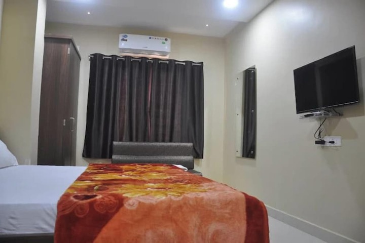 Room 3 of 14
