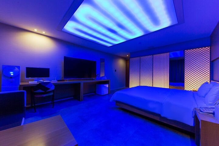 Room 106 of 120