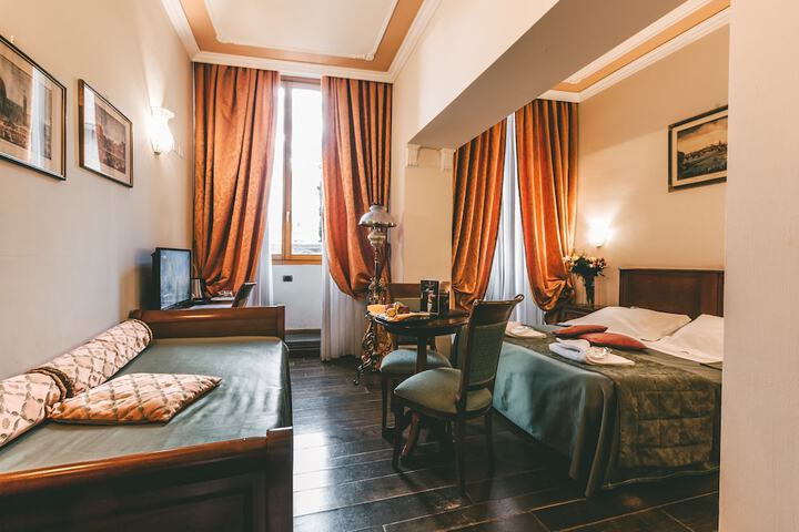 Room 43 of 98