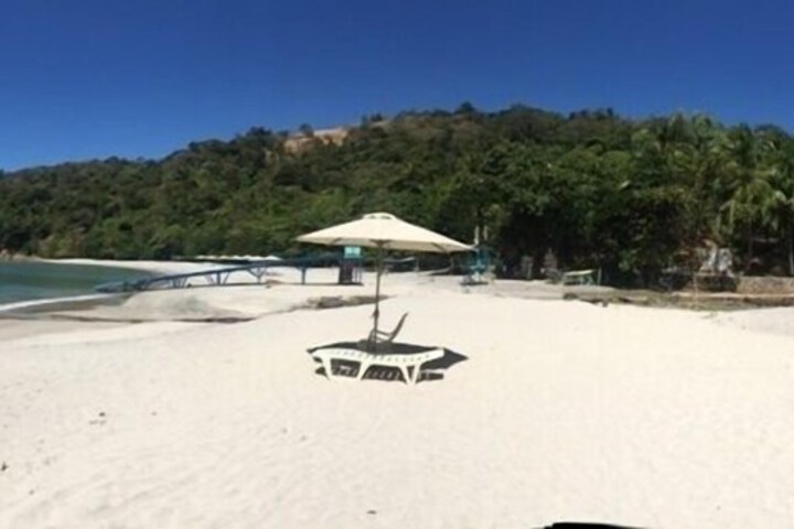 Beach 38 of 44