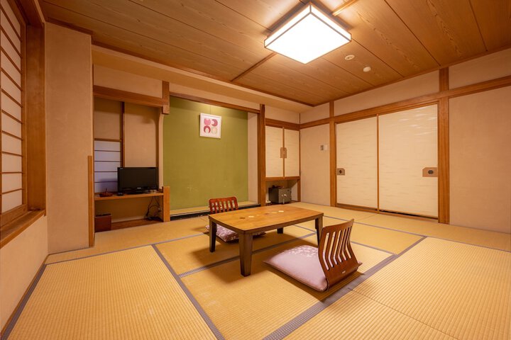 Room 5 of 24