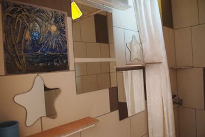 Room 6 of 30