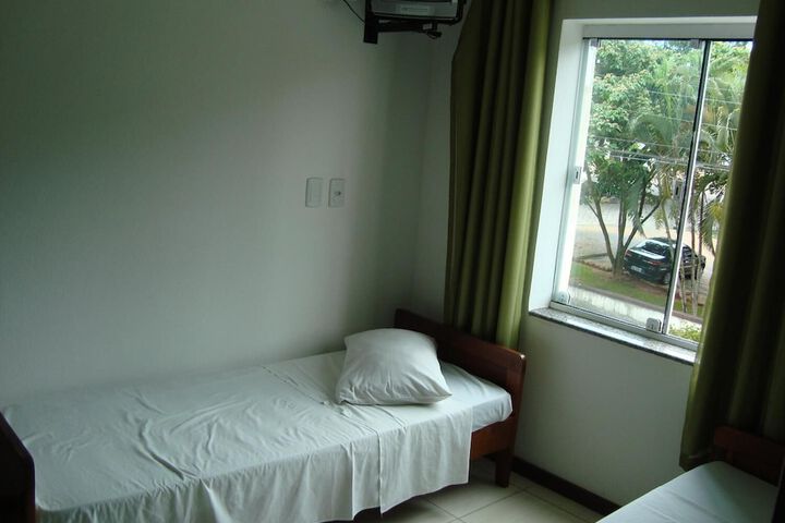 Room 16 of 32
