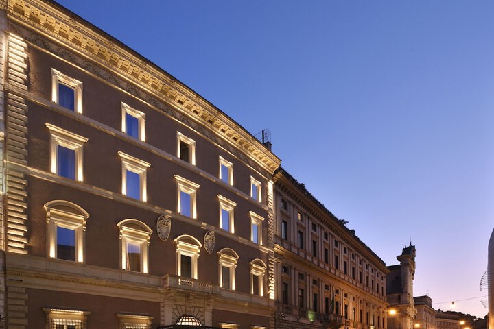 Hotel LOrologio Roma in Rome