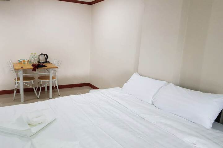 Room 17 of 34