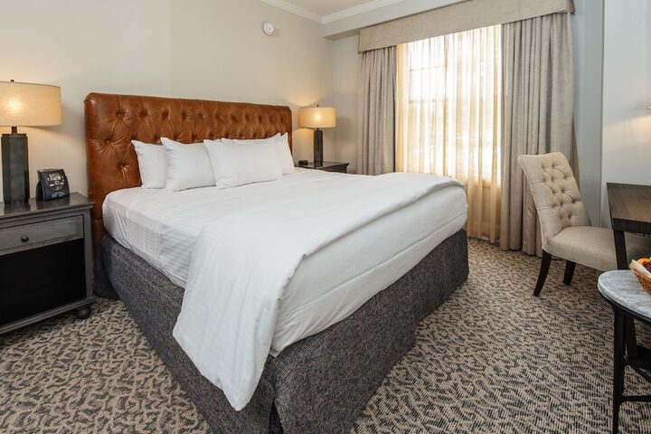 1 King Bed (1 of 15)