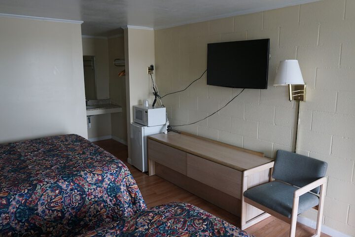 Room 22 of 38