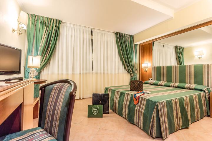 Room 30 of 49