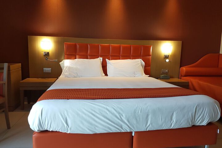 Room 15 of 51