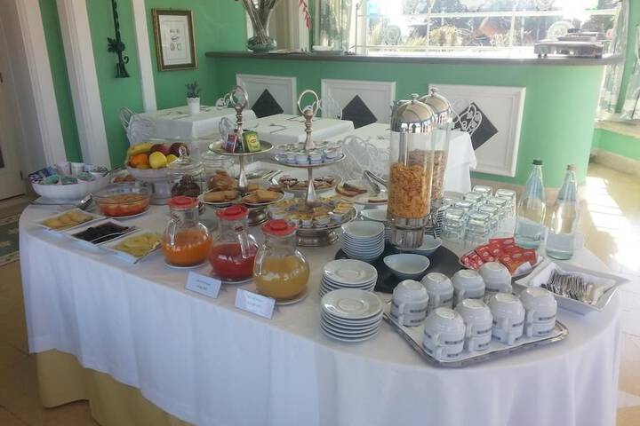Breakfast buffet