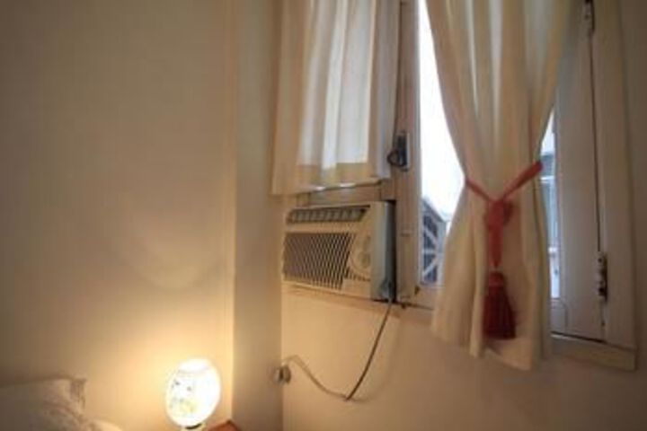 Room 11 of 24
